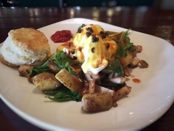 Spinnakers Gastro Brewpub & Guesthouses