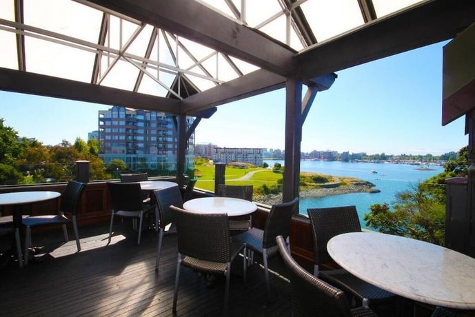 Spinnakers Gastro Brewpub & Guesthouses