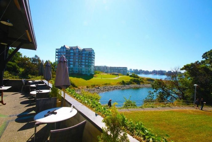 Spinnakers Gastro Brewpub & Guesthouses