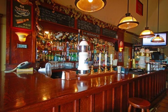 Spinnakers Gastro Brewpub & Guesthouses