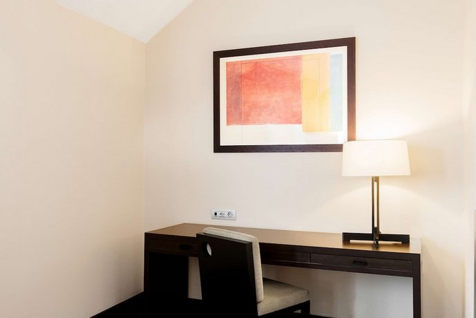 NH Geneva Airport Hotel