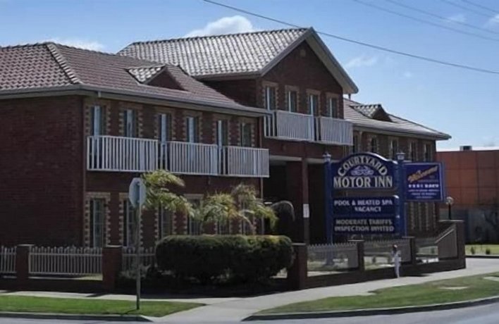Courtyard Motor Inn