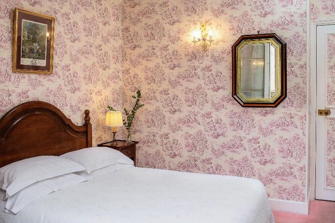 Hotel des Grandes Ecoles