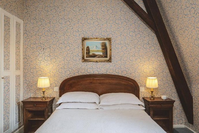Hotel des Grandes Ecoles