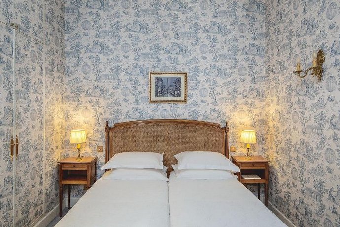Hotel des Grandes Ecoles
