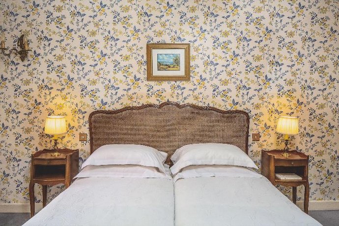 Hotel des Grandes Ecoles