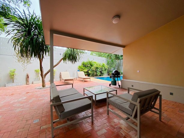 Baan Manuchang Villa