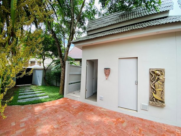 Baan Manuchang Villa