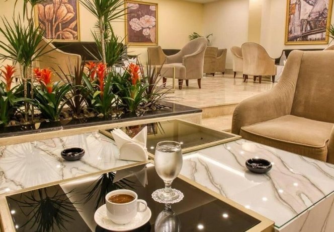 Sandy Palace Hotel