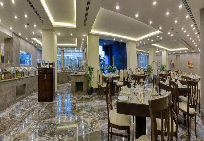 Sandy Palace Hotel