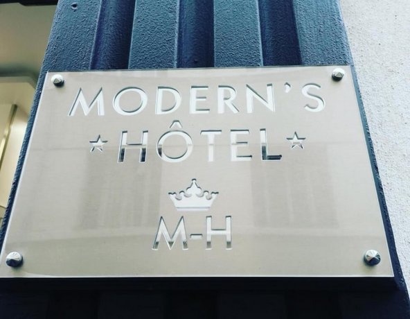 Modern's Hotel