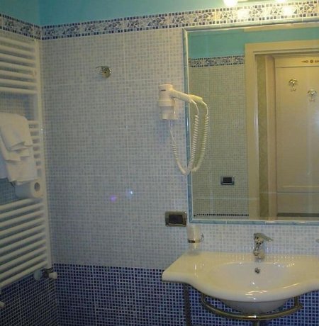 Hotel Dina