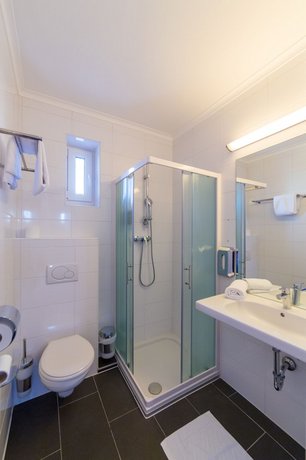 Arion Airport Hotel
