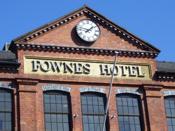 Fownes Hotel