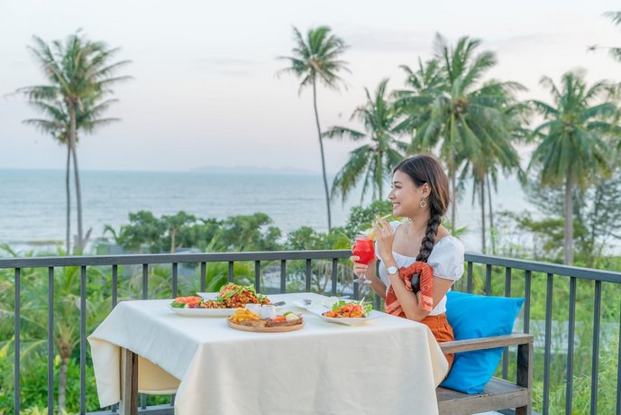 SEAnery Beach Resort