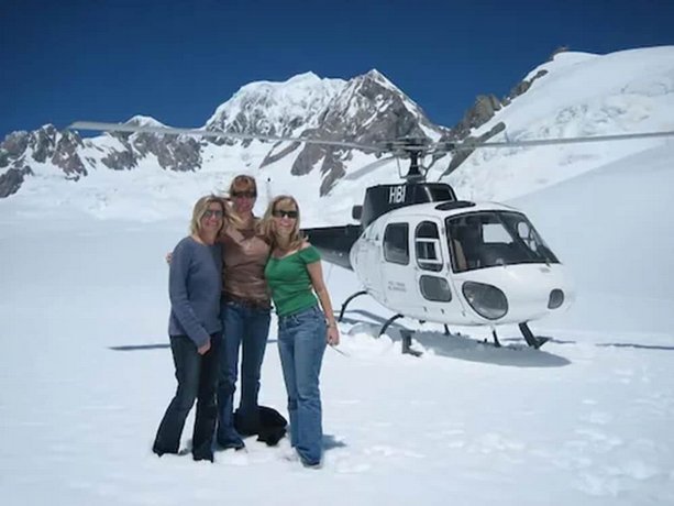 Bella Vista Motel Franz Josef Glacier Skydive Franz New Zealand thumbnail