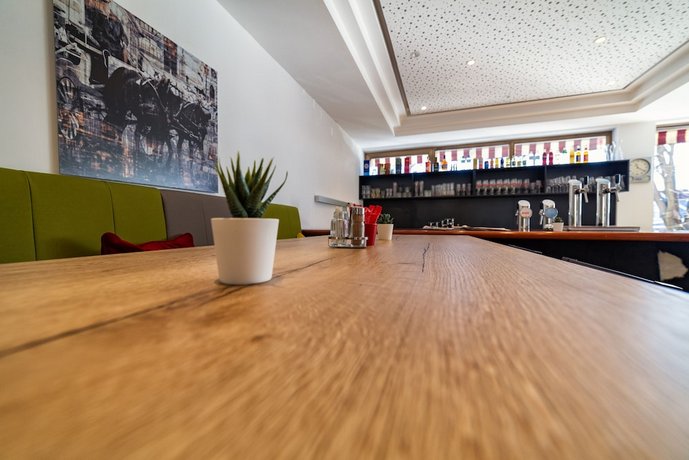 Arion Airport Hotel