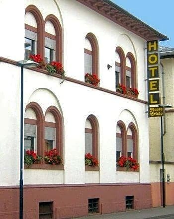 Hotel Monte Cristo Offenbach am Main Baitul-Jame Germany thumbnail