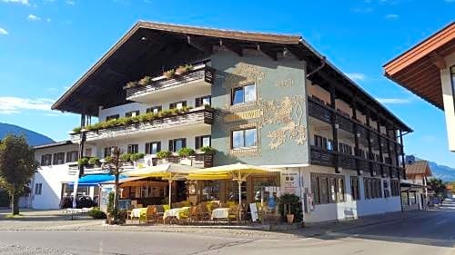 Hotel Lowen Reit im Winkl Reit im Winkl Outdoor Pool Germany thumbnail