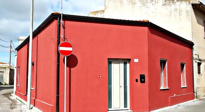 Red House Cabras