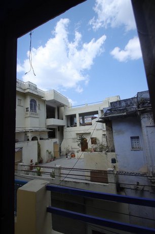 Ganesha bunk beds and hostel 레이크 피촐라 India thumbnail