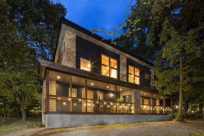 Phoenix Chalet
