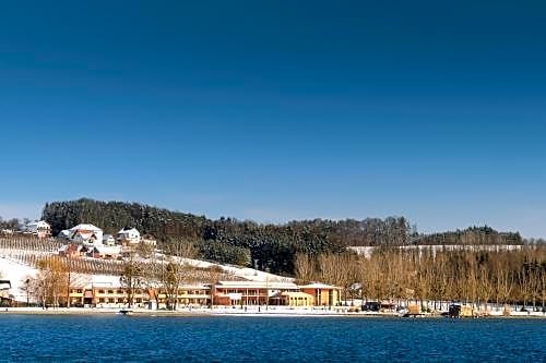 JUFA Hotel Stubenbergsee Schonegg bei Pollau Austria thumbnail