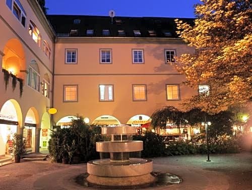 Hotel Goldener Brunnen Landesmuseum Karnten Austria thumbnail