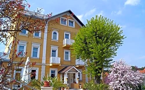 Hotel Hotwagner Sulz im Wienerwald Austria thumbnail