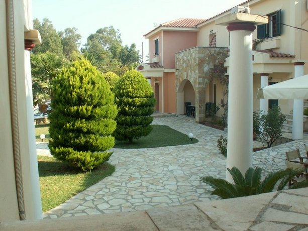 Elanthi Village Apartments Kalamaki Crazy Golf Greece thumbnail