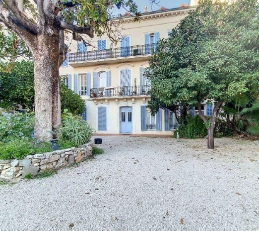 Cannes Central Apartment