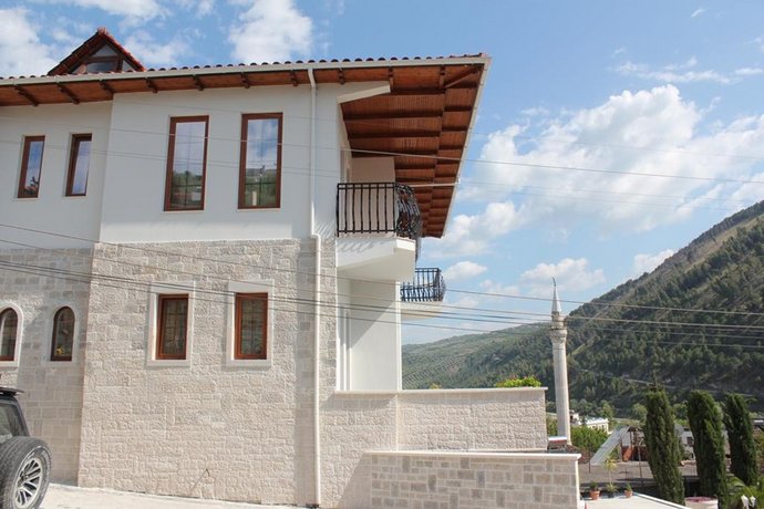 Hotel Rezidenca Desaret Berat Albania thumbnail