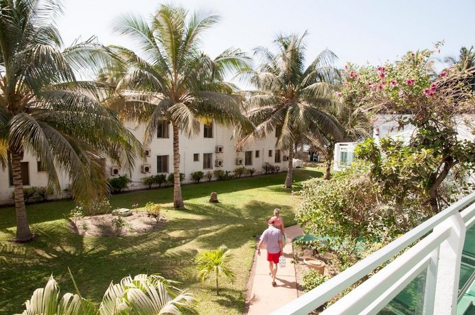Bungalow Beach Hotel Kotu Gambia thumbnail