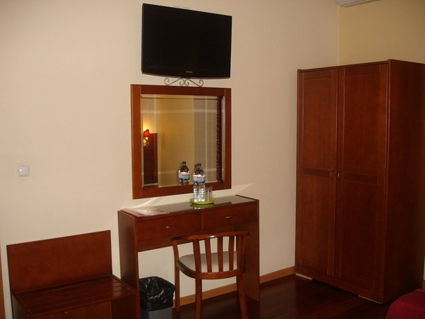 Grande Pensao Residencial Alcobia