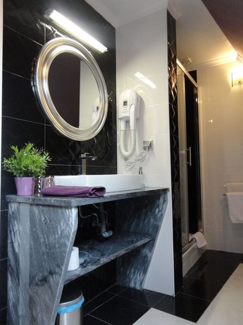 Grande Pensao Residencial Alcobia