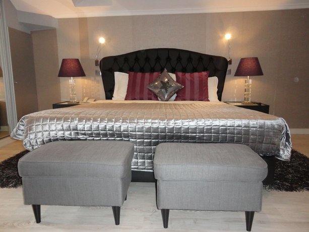 Grande Pensao Residencial Alcobia