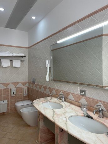 Aragosta Hotel & Restaurant