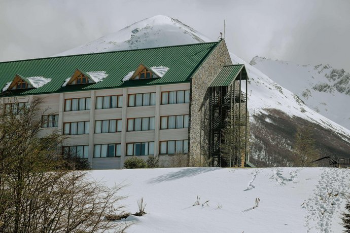 Wyndham Garden Ushuaia Hotel del Glaciar Centro de Visitantes Alakush Argentina thumbnail