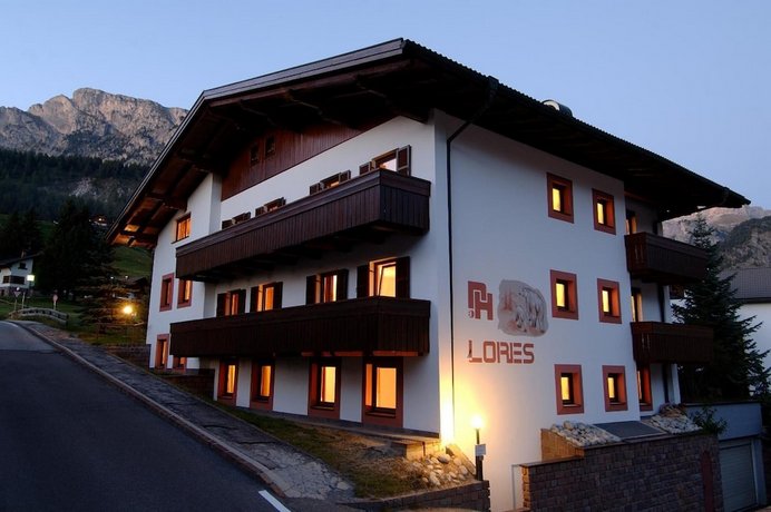 Apartments Lores Selva Di Val Gardena Dantercepies-Sella Ski Area Italy thumbnail