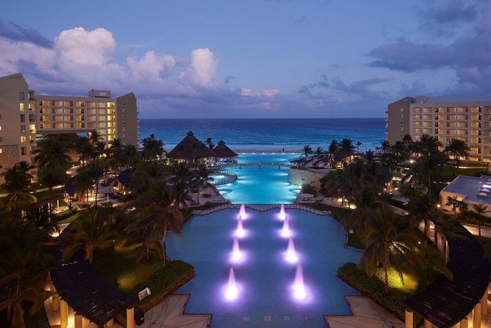 The Westin Lagunamar Ocean Resort Villas & Spa Cancun La Isla Shopping Village Mexico thumbnail