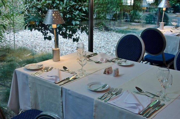 VIP Executive Arts Hotel