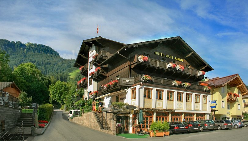 Hotel Resch Hahnekamm Pavillion Bar Austria thumbnail