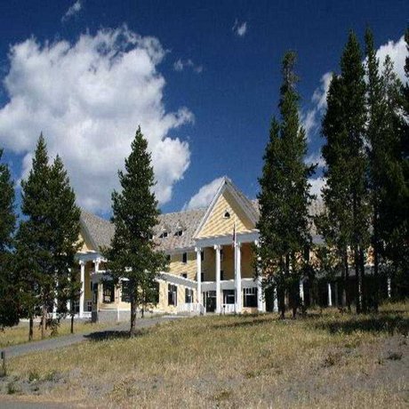 Lake Yellowstone Hotel And Cabins - Inside The Park West Thumb Geyser Basin United States thumbnail