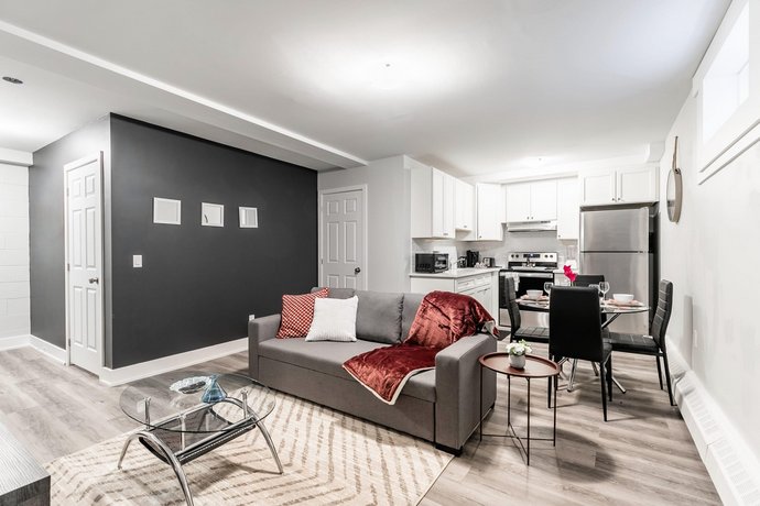 Brand New - 1BR Modern Apartment - PRIME Location 던던 캐슬 Canada thumbnail