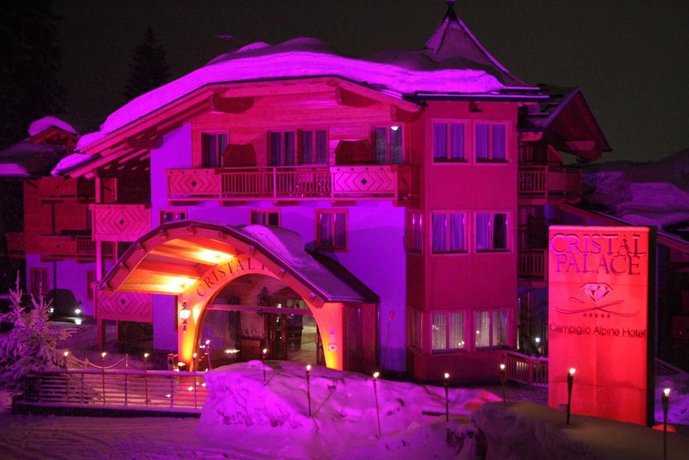 Cristal Palace Hotel Madonna di Campiglio Ski Resort Italy thumbnail