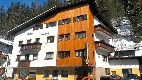 Hotel Oswald Canazei Pecol Ski Lift Italy thumbnail