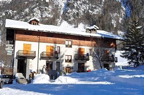 Hotel Flora Alpina Gressoney-Saint-Jean Weissmatten Ski Resort Italy thumbnail