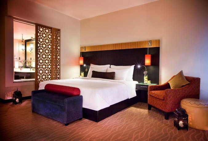 Deluxe Room Near Ibn Battuta Mall By Luxury Bookings image 1