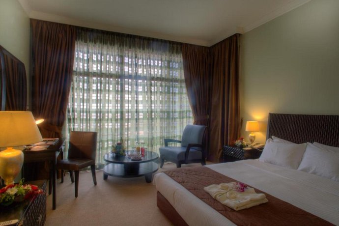 Deluxe Room Near Corniche Beach By Luxury Bookings 헤리티지빌리지 United Arab Emirates thumbnail