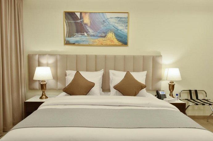 One Bedroom Suite Near In Field Super Market Abu Dhabi Golf Club United Arab Emirates thumbnail